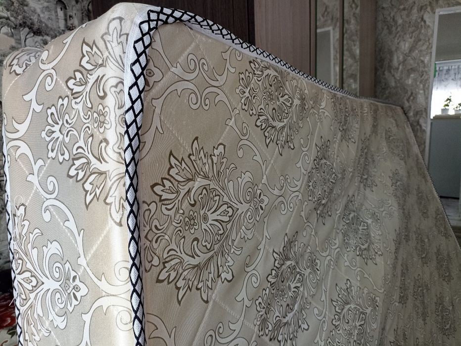 Продам матрас б/у 160*200