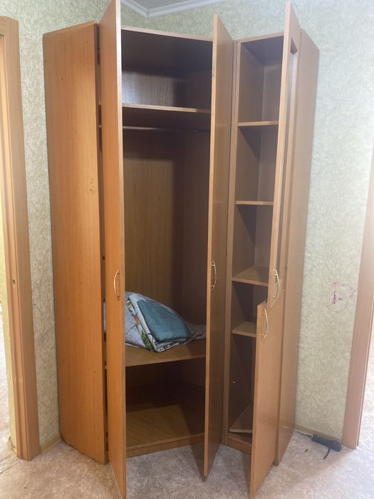 Шифонер  угловой плюс зеркало