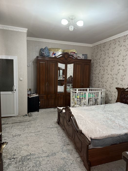 Назарбек камутеринда 2.8 соток учаска 5 хона