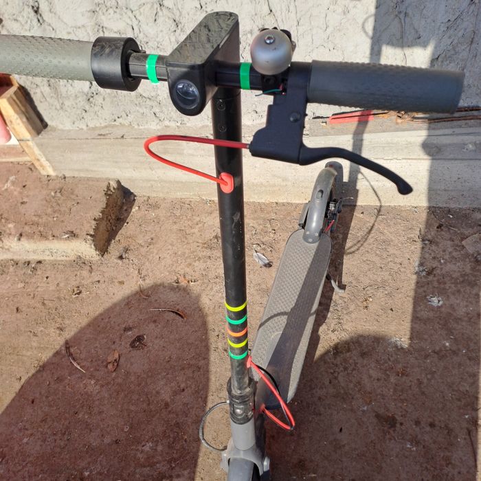 Vând trotineta electrică