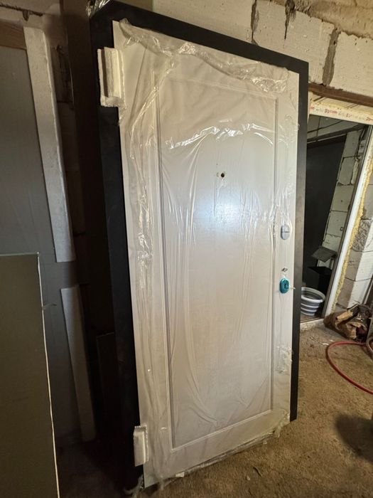 Входная дверь металлическая