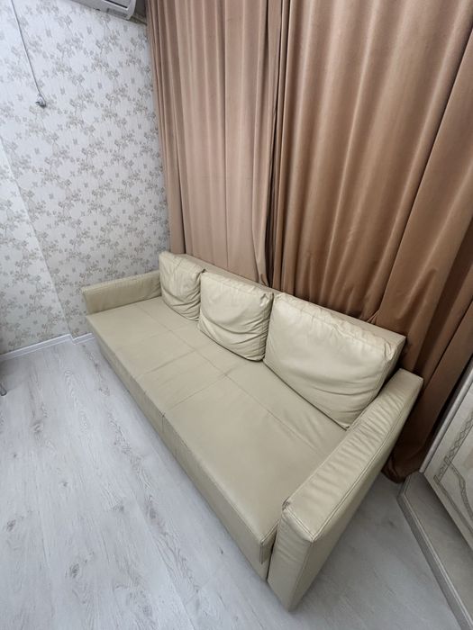 ПРОДАМ диван Ikea кожанный 225см Х 95см