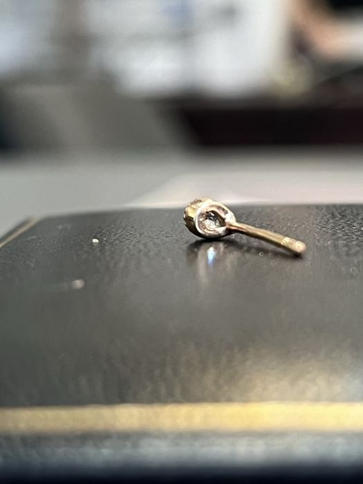 Златен Пиърсинг със брилянт