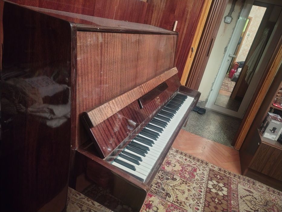 Руско Пиано Заря