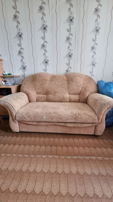 Продаю небольшой диван