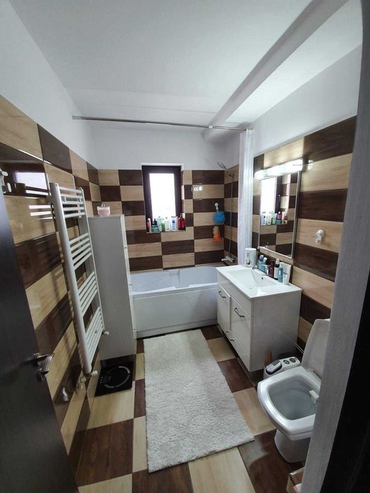 Inchiriez apartament cu 2 camere