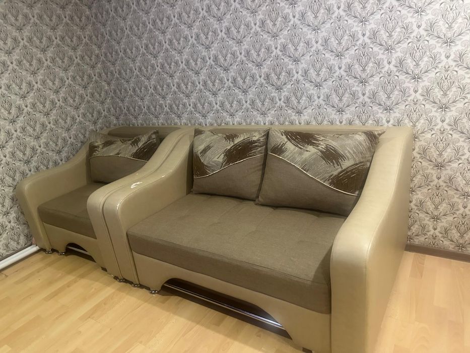 Продам мягкий уголок 3-ка.