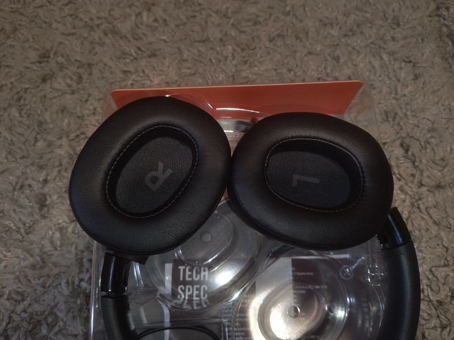 JBL Tune 760NC cu ANC