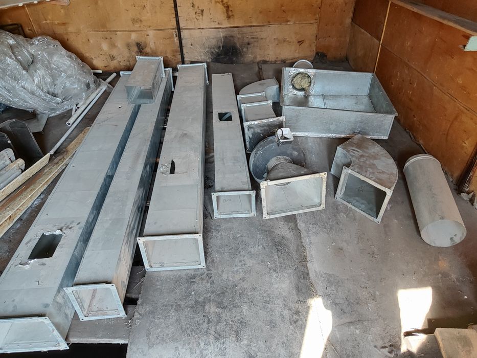 Продаю вытежку б/у