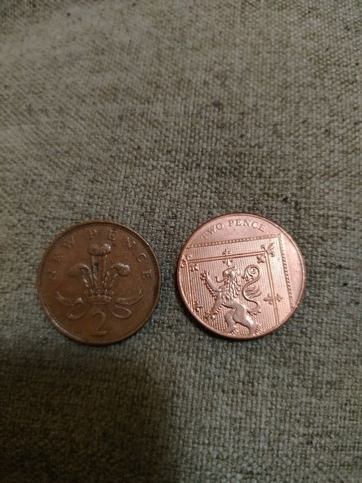 1975  ELIZABETH II, and new pence 2012 coin original