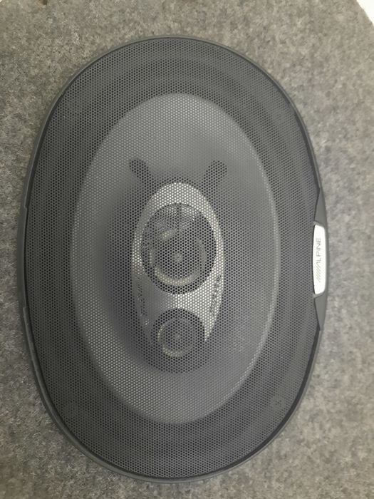 Продаеться колонка Alpine 300w