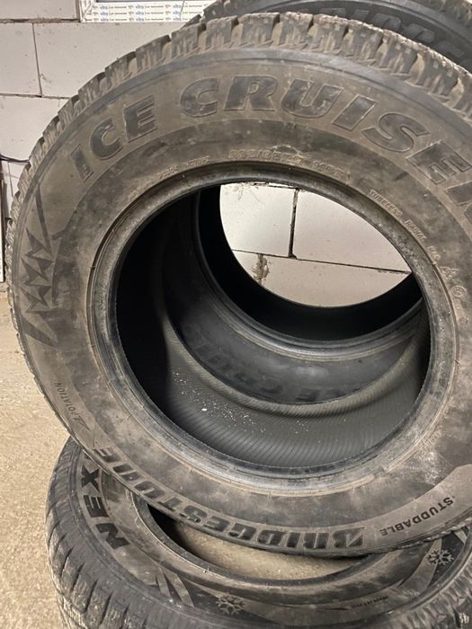 Продам зимние шины 265/65/r17