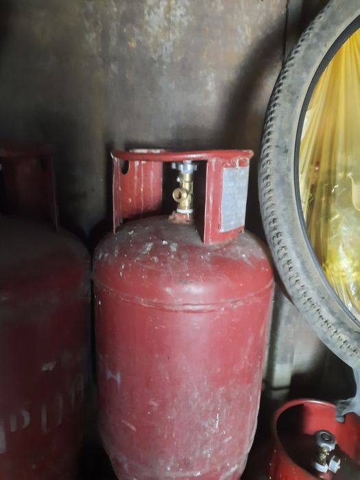 Продам газовые баллоны с новыми вентилями