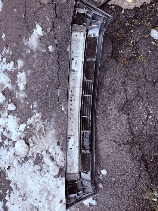 Продам передний бампер бмв е34 оригинал 525