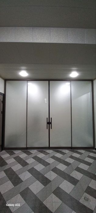 Межкомнатные стеклянные  перегородки