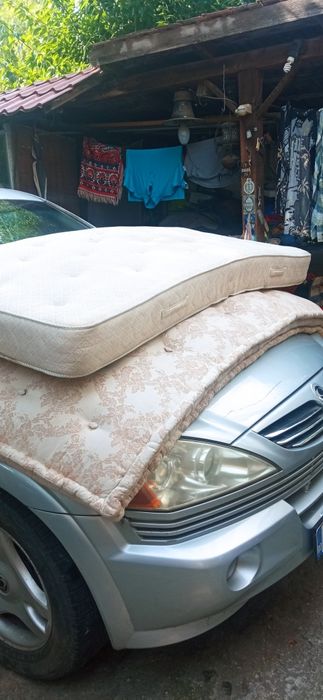 Pat rabatabil cu saltea 130 lei