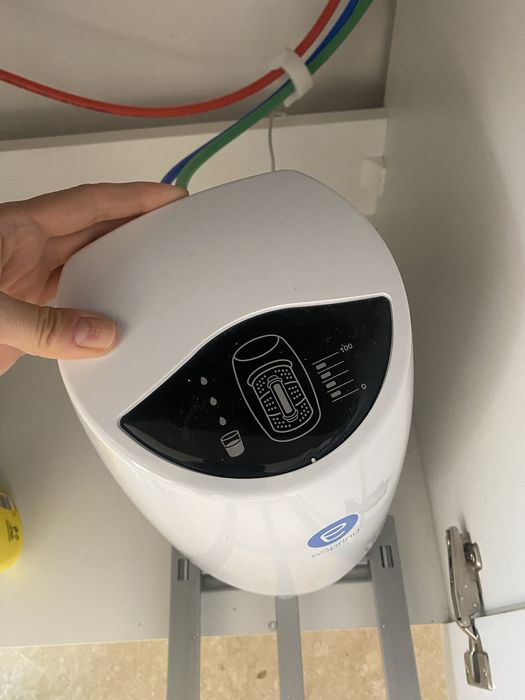 Sistem de tratare a apei cu robinet auxiliar eSpring