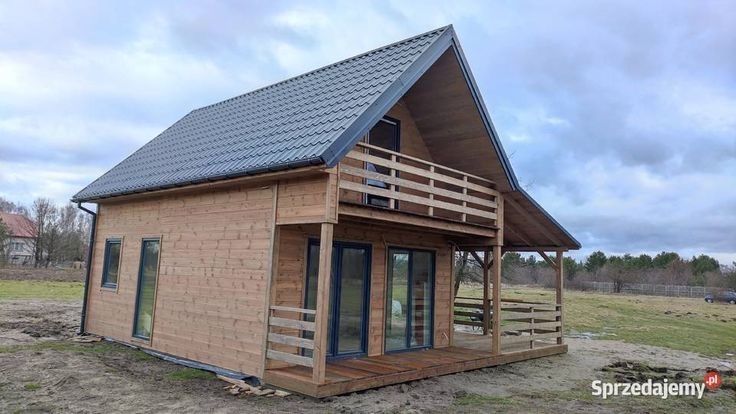 Vand case pe structura de lemn