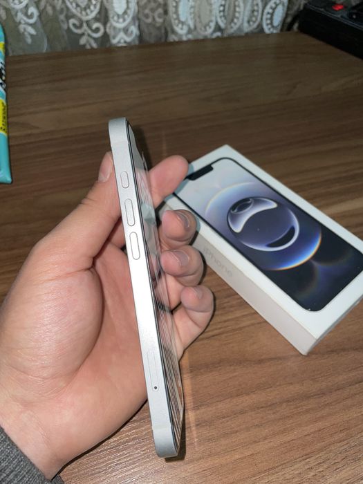 iPhone 16e Новый 128GB 100% Батарея