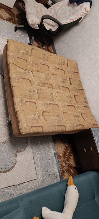 Диван маленький да удаленький