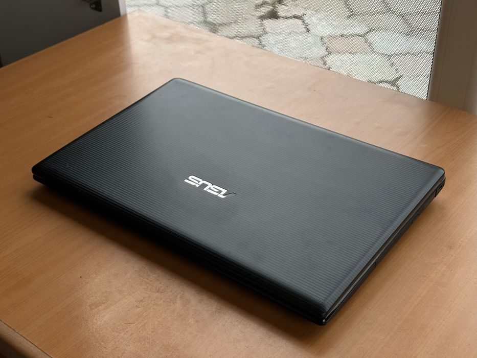 Ноутбук Asus X55