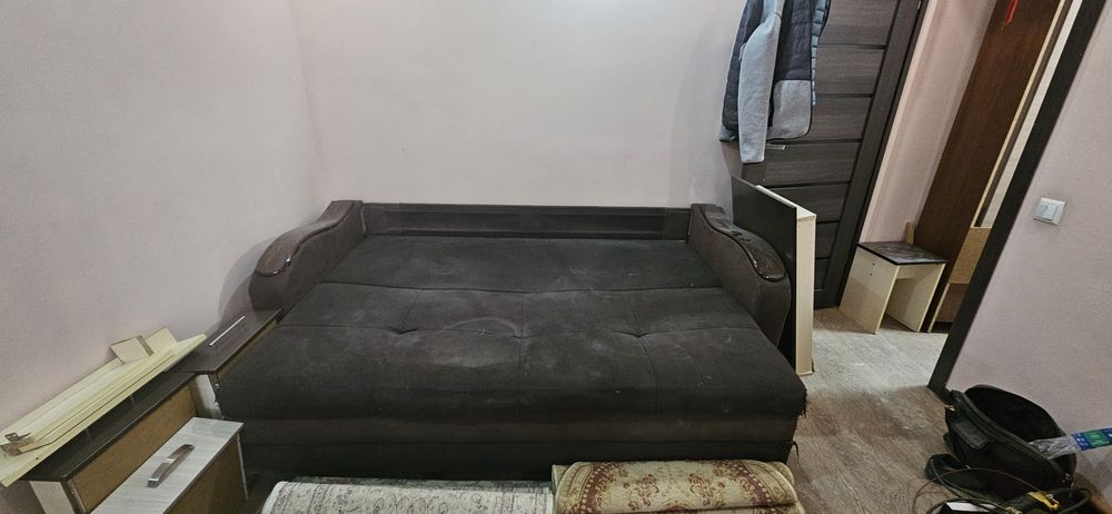 Отдам диван для дачи