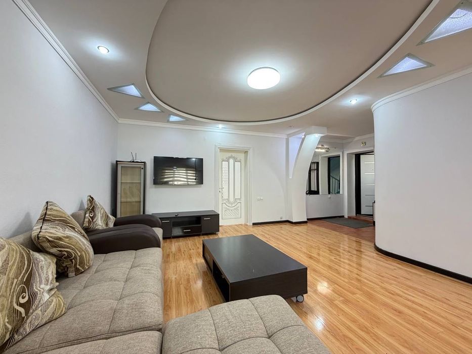 ЦУМ 60m2 Ц-7 2/2/4 110-Школа кирпич квартира в центре города