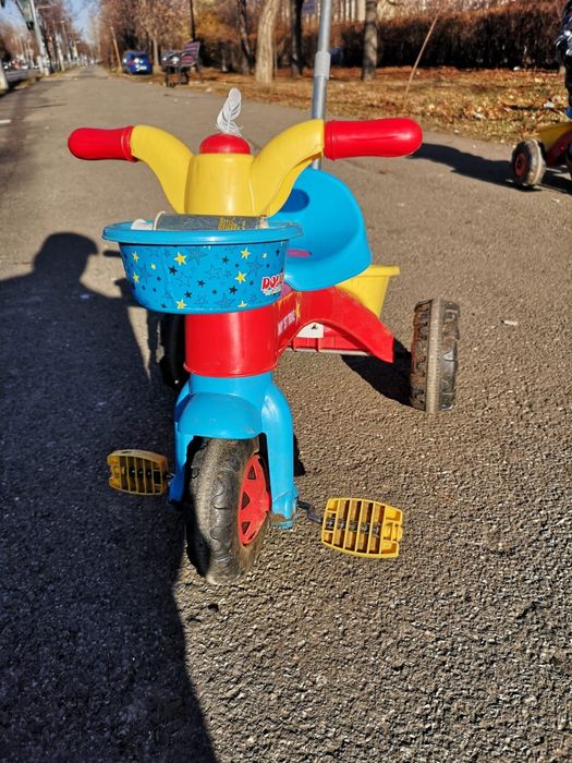 Tricicleta copii cu sistem ghidare + cadou jucarie locomotiva