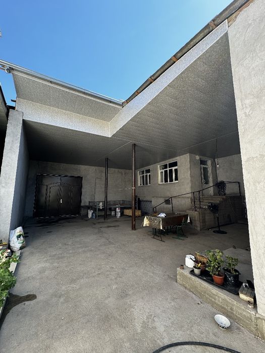 Hovli sotiladi 10 sotixdan kattaroq