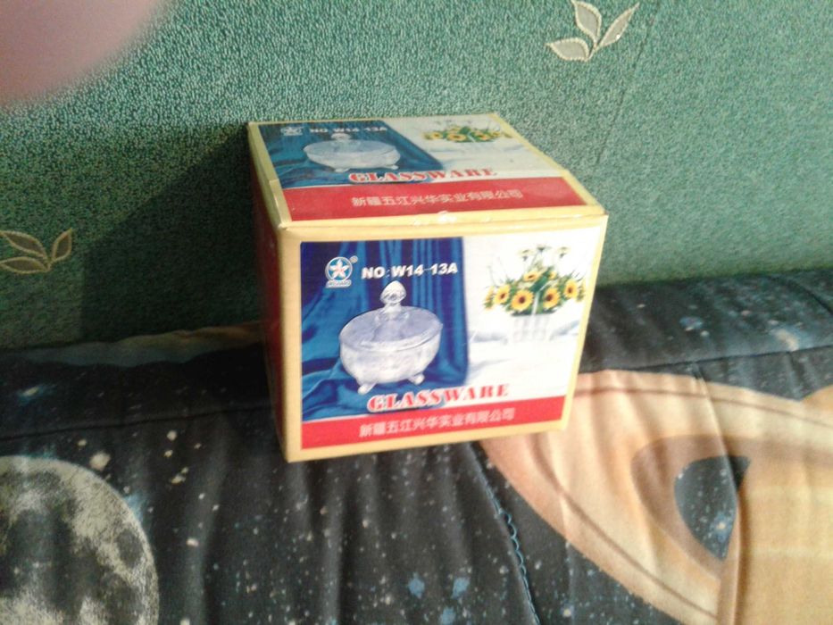 Сахарница, стекло