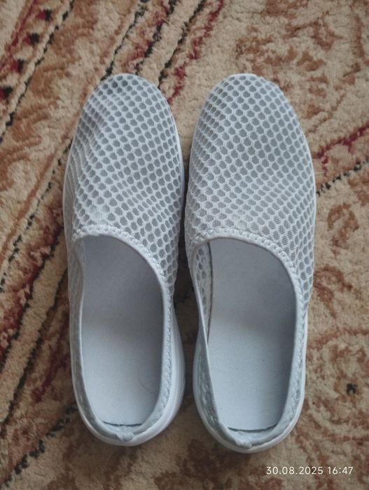 Продам женскую обувь