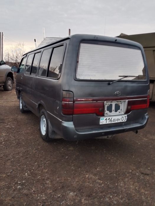 Toyota HiAce минивэн 93 года