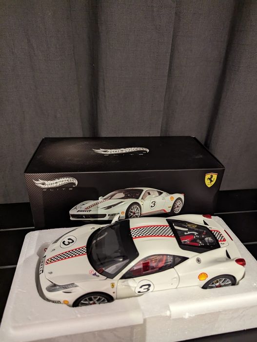 Macheta 1:18 Hotwheels Elite Ferarri 458 Challenge