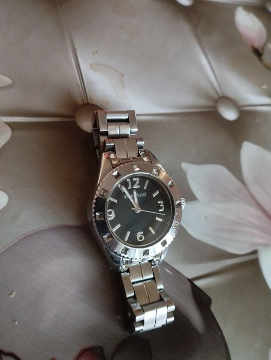 RodiMood soat sotiladi qizlaniki arzonga bervoraman zor sostayaniya