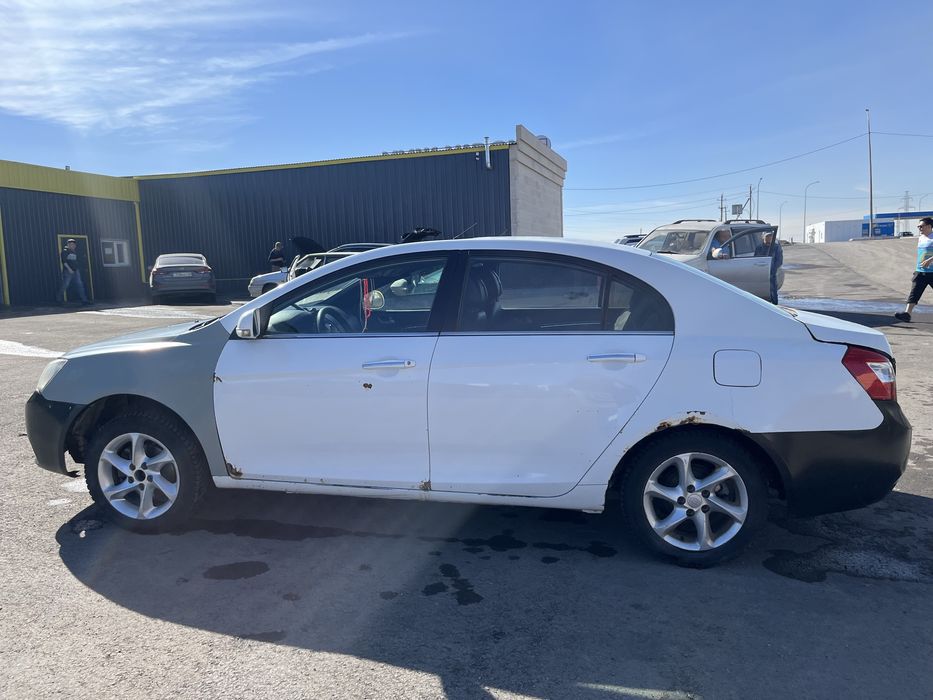 Машина на ходу торг есть.