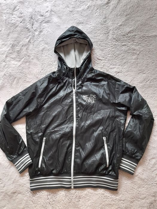 Nike мъжко яке L размер.