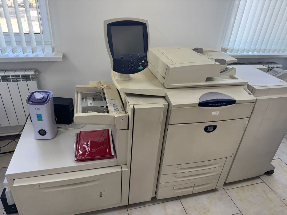 Xerox DocuColor 

Продаётся профессиональный цветно