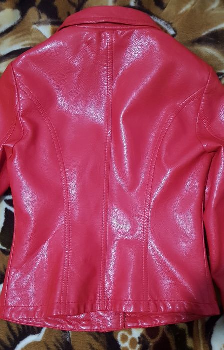 Нова! Кожаная отдам за пол цены