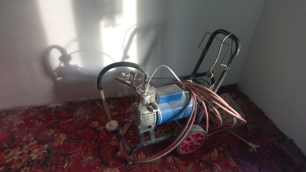 Безвоздушний краскапулт