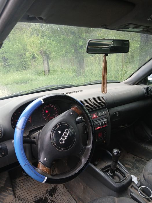 Audi A3 1.6 101кс