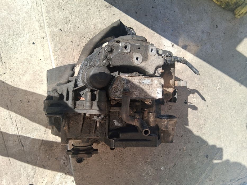 Vând cutie de Volkswagen Passat B6 DSG