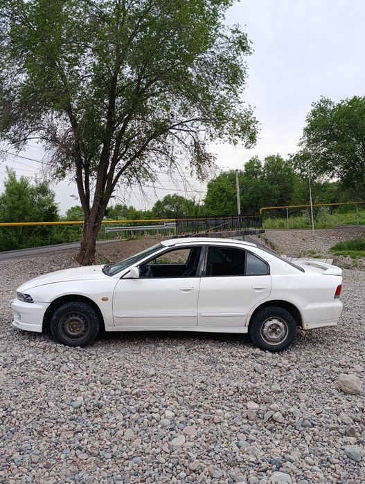 Mitsubishi Galant 8