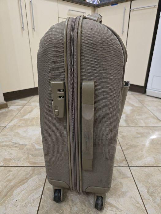 Samsonite куфар.