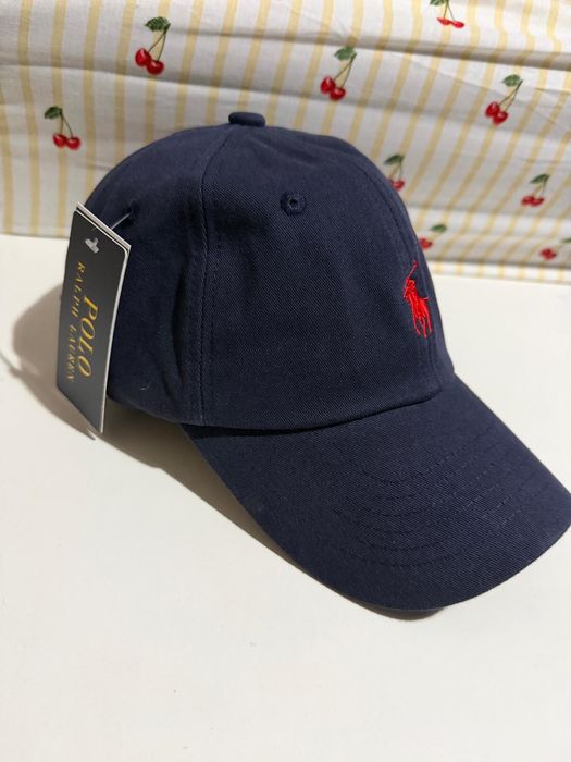 Șapca polo albastru inchis !nouă!