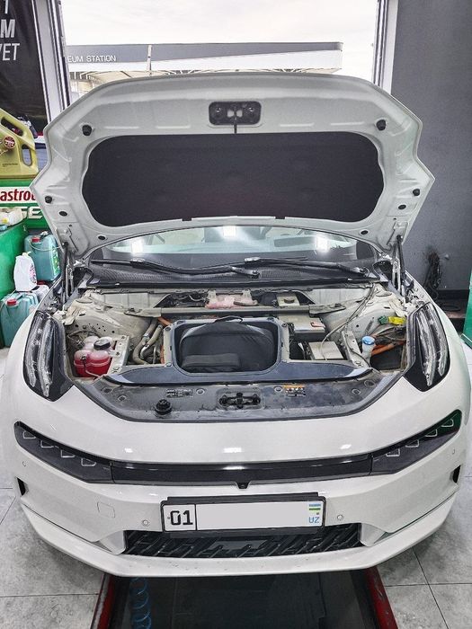 Замена редукторных масел и доливка антифриза на Zeekr 001