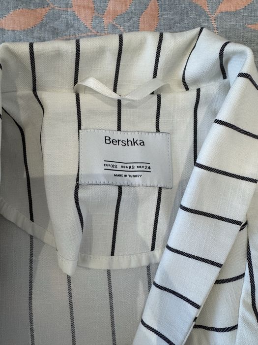 Летний пиджак Bershka