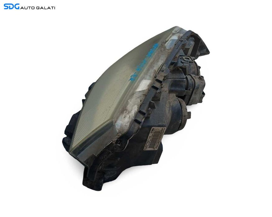 Far Dreapta Halogen Renault Megane 2 Hatchback Scurt 2002 - 2008 Cod 8200073221F [LR7471]