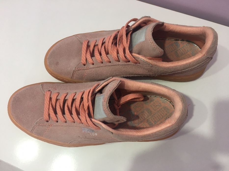 Дамски спортни обувки