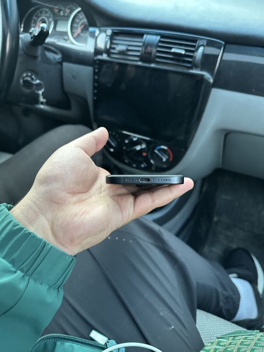 16 iphon  sotiladi srochno