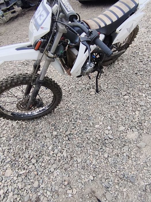 Vând Yamaha DT 125 2T